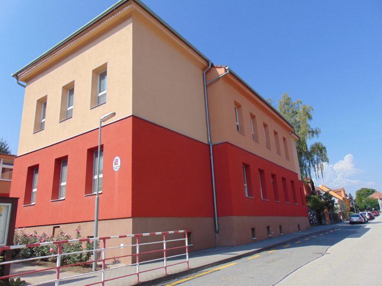 Pohled na školu